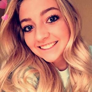 Meet your Posher, Chloe